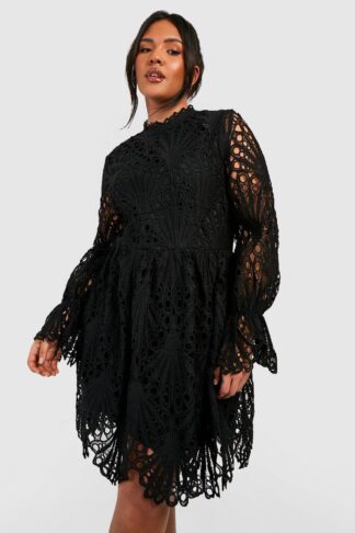 Womens Plus Flared Sleeve Lace Skater Dress - Black - 24, Black