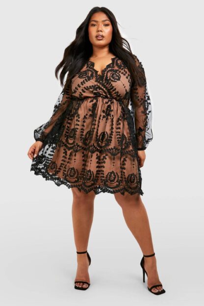 Womens Plus Lace Plunge Skater Dress - Black - 18, Black